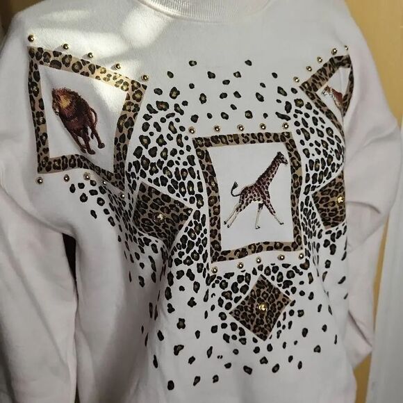 Vintage embroidered Leopard print cream sweatshirt women's size M - Picture 2 of 10